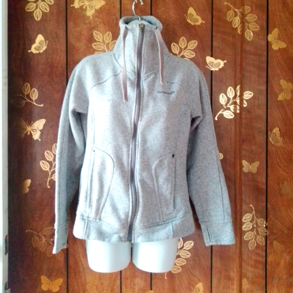 Avalanche outdoor inspired apparel gray zipp up jacket size S.
